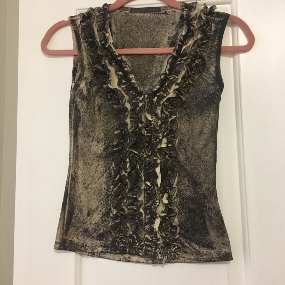 Sleeveless ruffle top